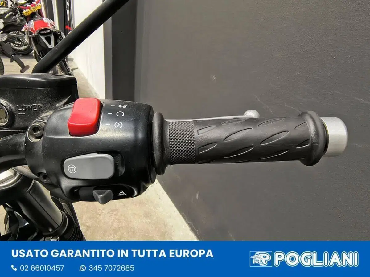 Triumph Bonneville T120 Black (2021 - 25) (8)