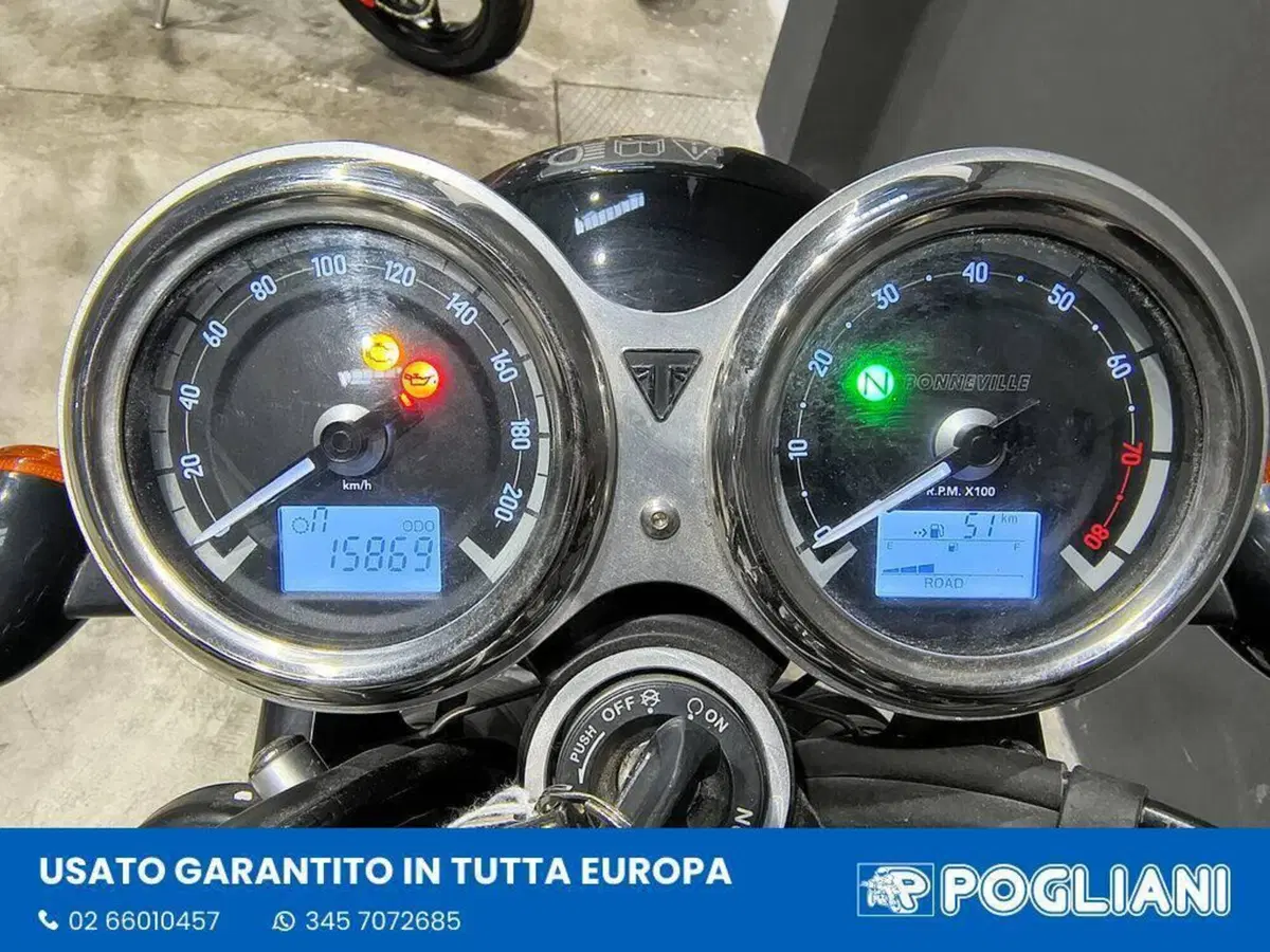 Triumph Bonneville T120 Black (2021 - 25) (9)