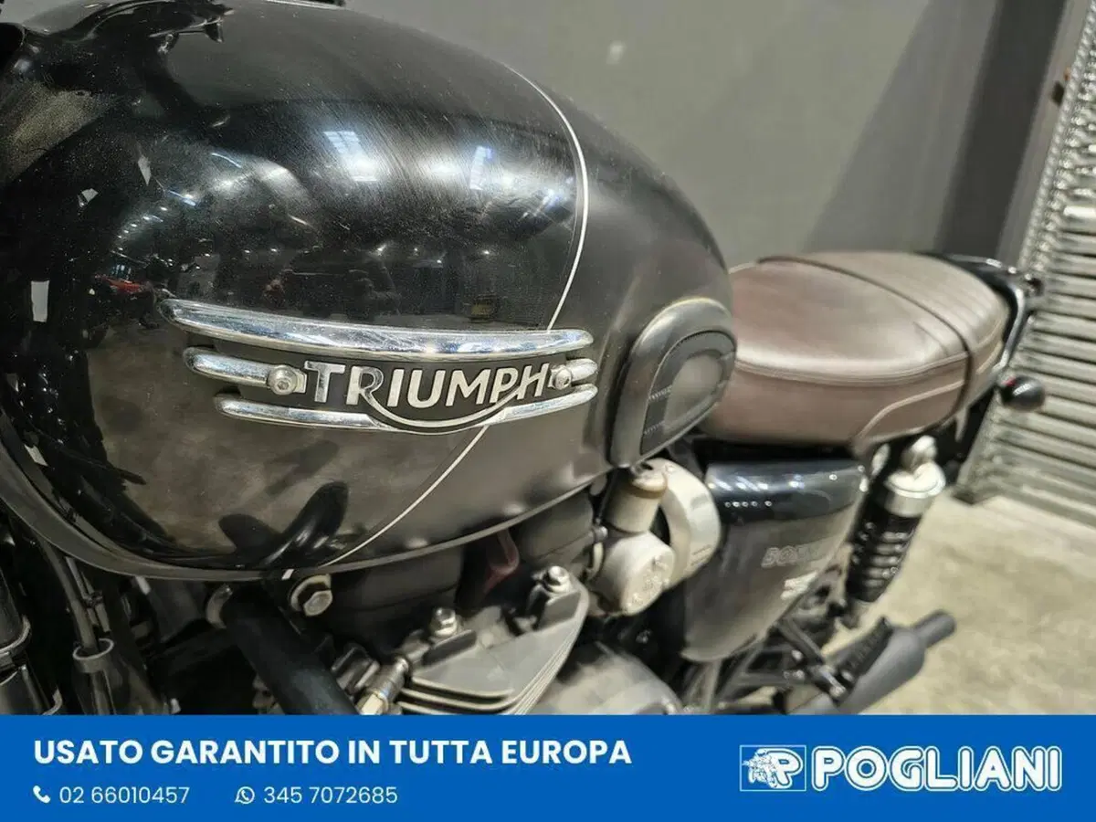 Triumph Bonneville T120 Black (2021 - 25) (11)
