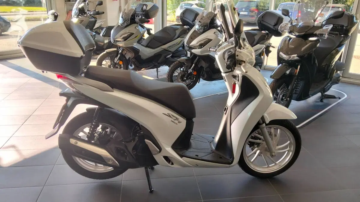 Honda SH 150i ABS (2013 - 16) (2)
