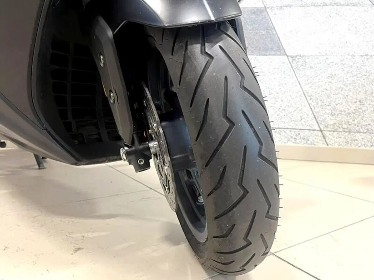 Kymco AK 550 (2017 - 19) (4)