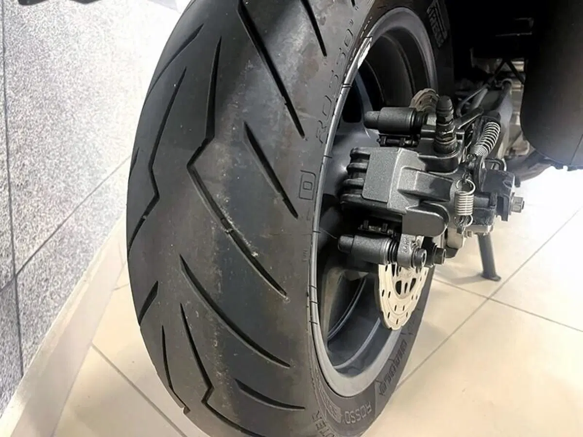 Kymco AK 550 (2017 - 19) (5)