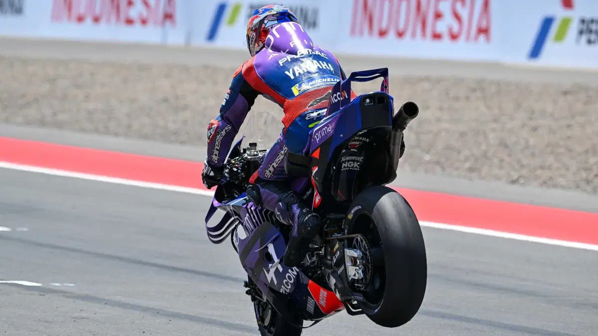 MotoGP, Toprak Razgatlioglu preoccupato per la spalla dopo la caduta a Mandalika: "Spero di non dovermi operare" (6)