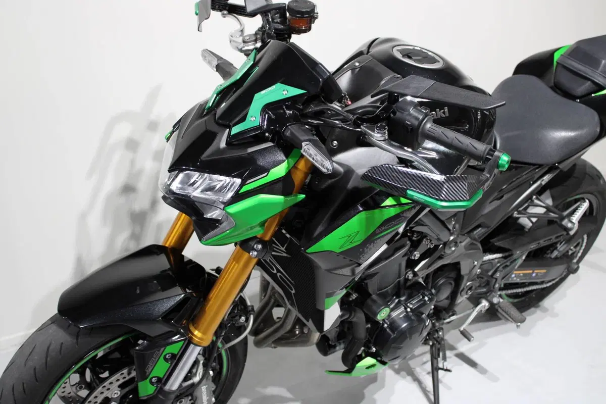 Kawasaki Z 900 SE (2022 - 24) (9)