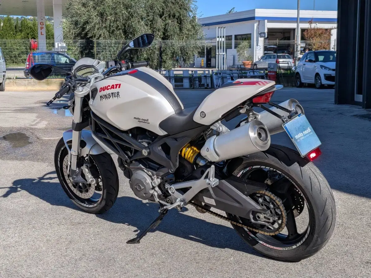 Ducati Monster 696 (2008 - 13) (4)