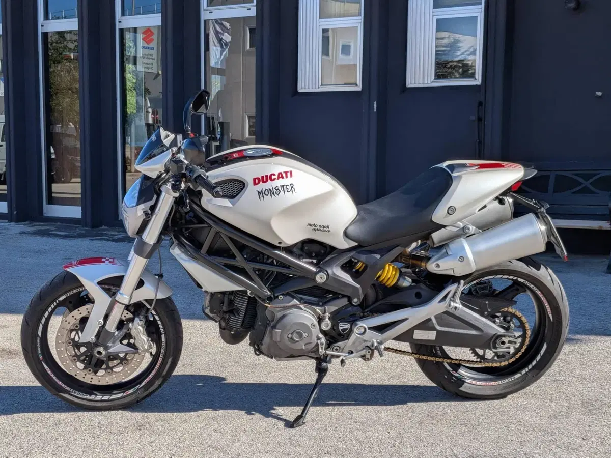 Ducati Monster 696 (2008 - 13) (5)