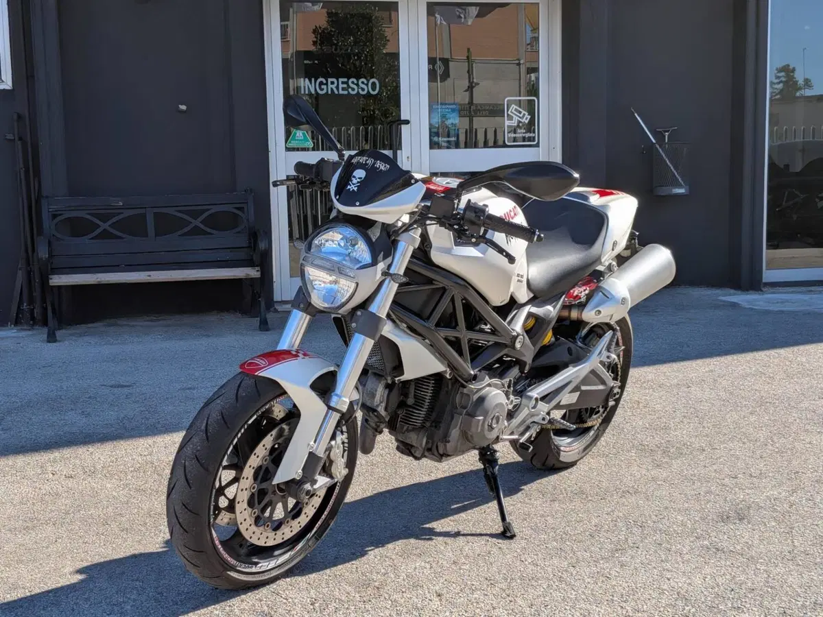 Ducati Monster 696 (2008 - 13) (6)