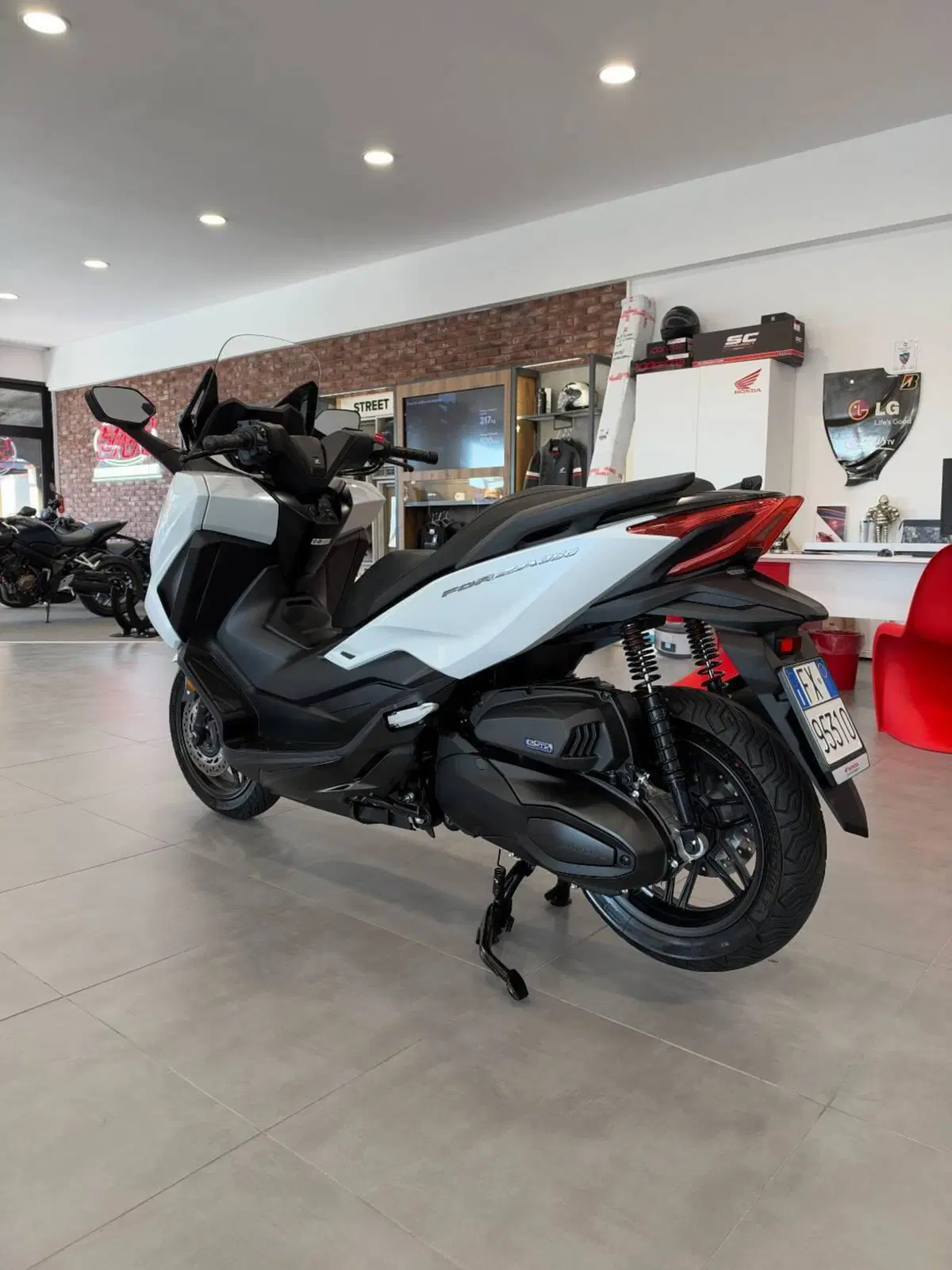 Honda Forza 350 (2025 - 26) (4)
