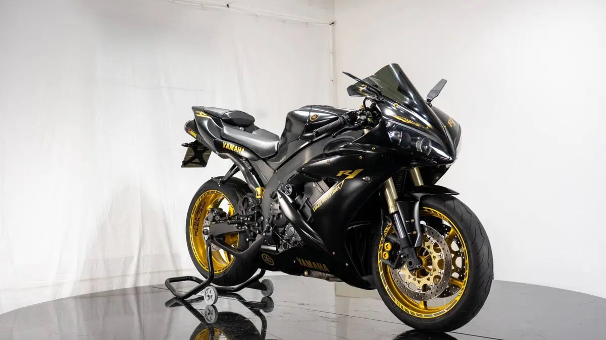 Yamaha YZF R1 (2004 - 05) (5)