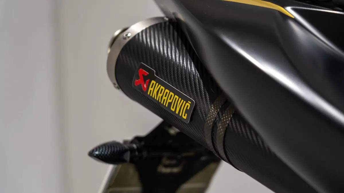 Yamaha YZF R1 (2004 - 05) (13)