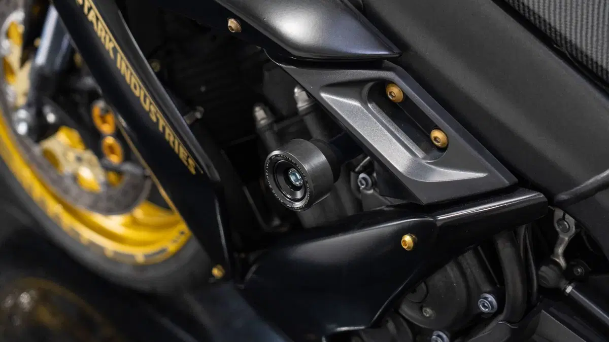 Yamaha YZF R1 (2004 - 05) (18)