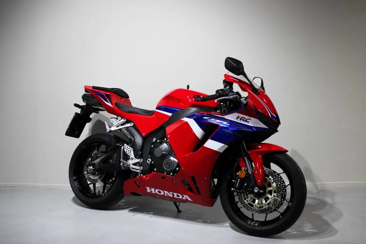 Honda CBR 600 RR (2024 - 26) (2)