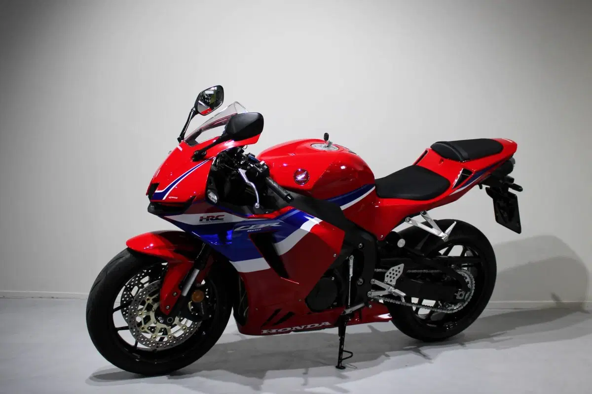 Honda CBR 600 RR (2024 - 26) (3)