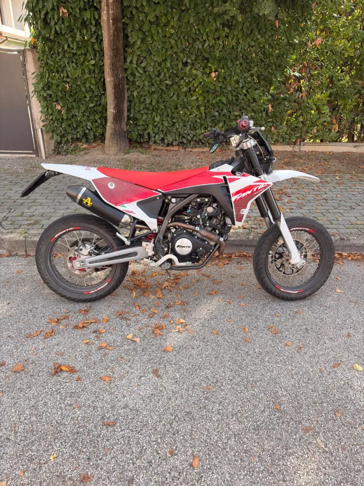 Fantic Motor XMF 125 Motard Performance 4T (2023 - 24) (2)