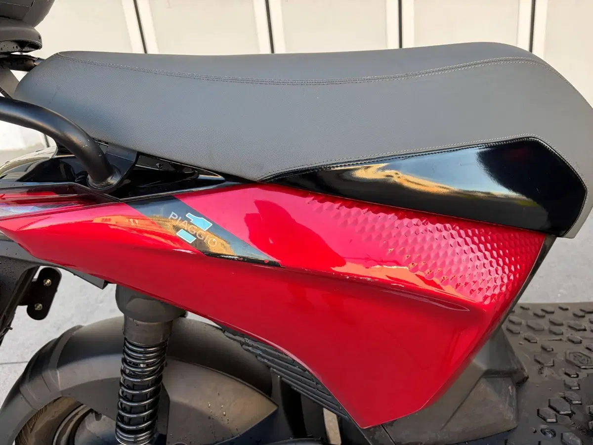 Piaggio 1 Active (2022 - 26) (4)