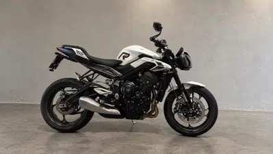 Triumph Street Triple 765 R (2023 - 26) usata