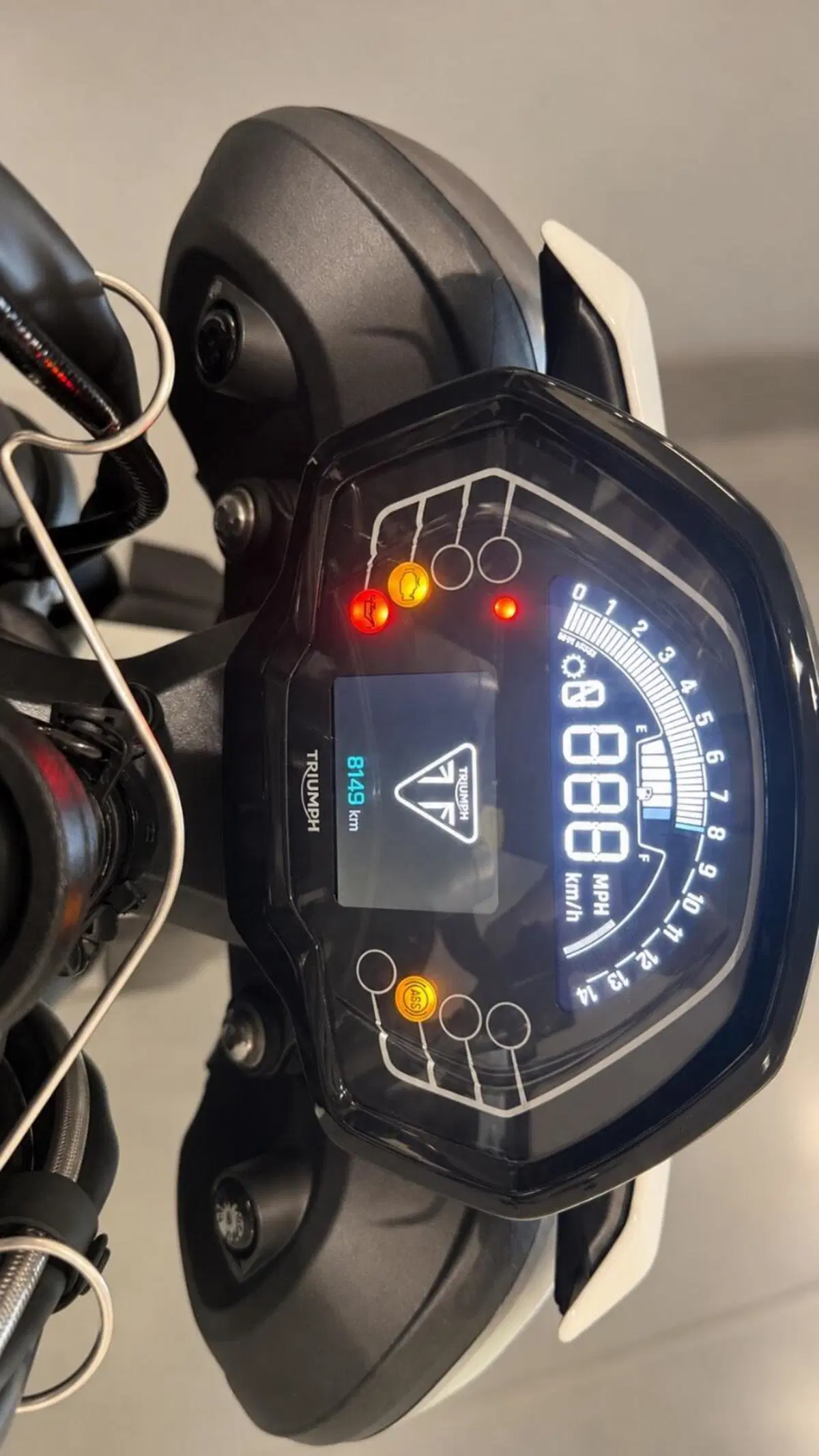 Triumph Street Triple 765 R (2023 - 26) (3)