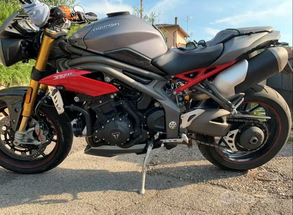 Triumph Speed Triple 1050 R ABS (2016 - 17)