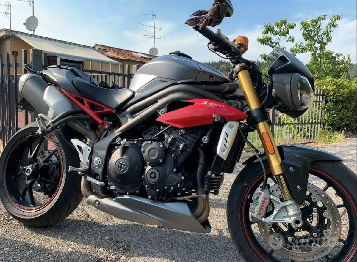 Triumph Speed Triple 1050 R ABS (2016 - 17) (5)