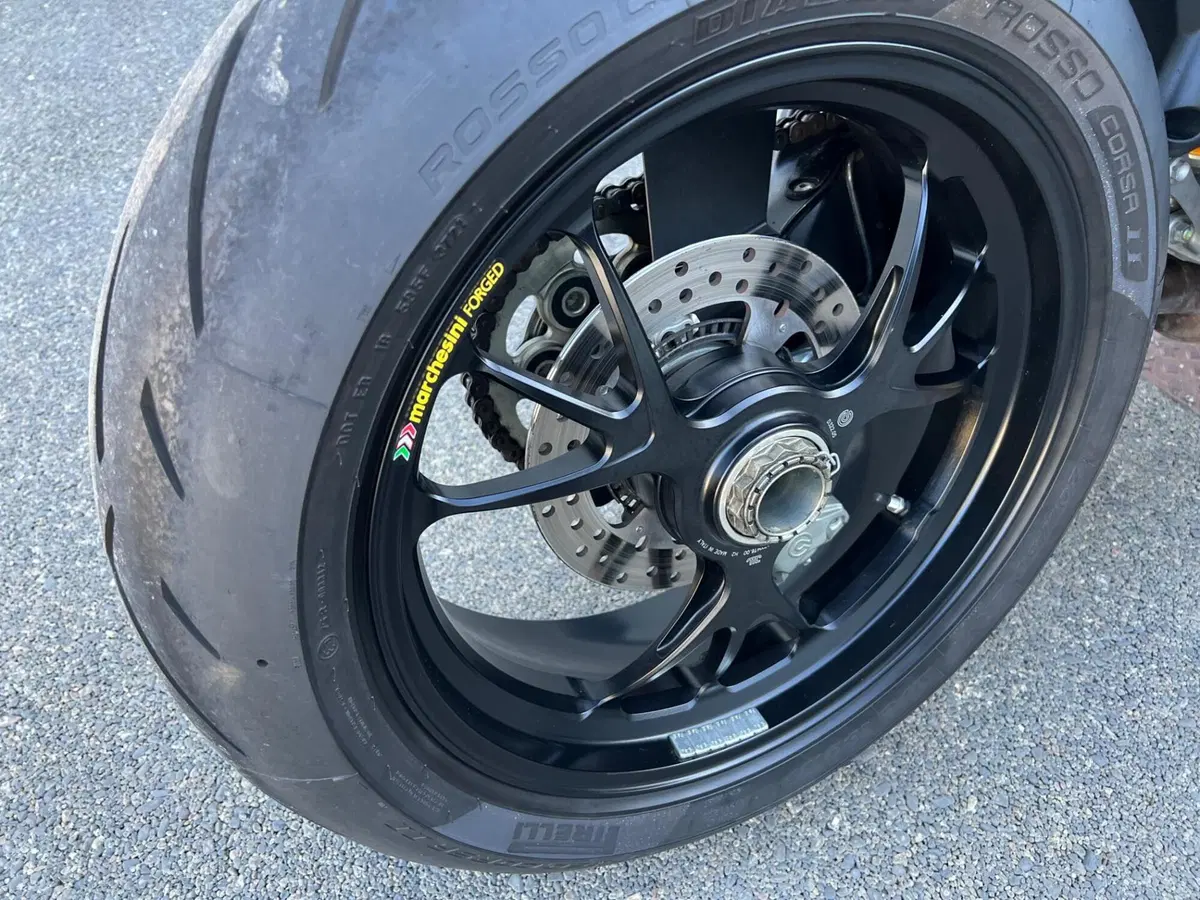 Ducati Streetfighter V4 1100 (2020) (20)
