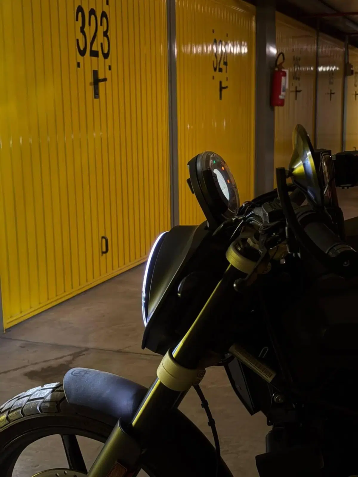 Husqvarna Svartpilen 701 (2019) (4)