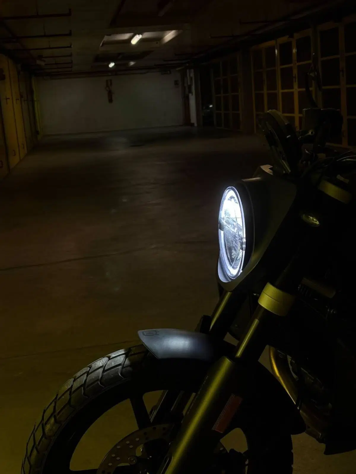 Husqvarna Svartpilen 701 (2019) (3)