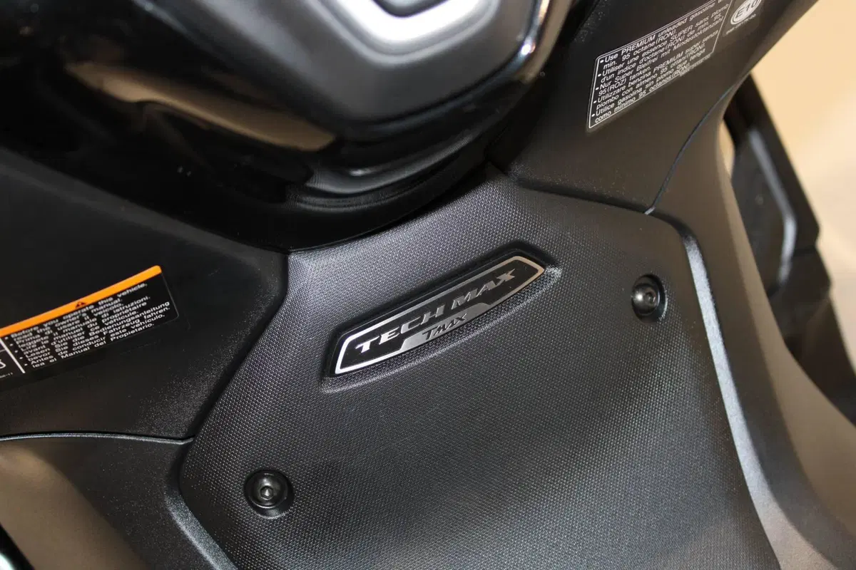 Yamaha T-Max 560 Tech Max (2022 - 24) (6)