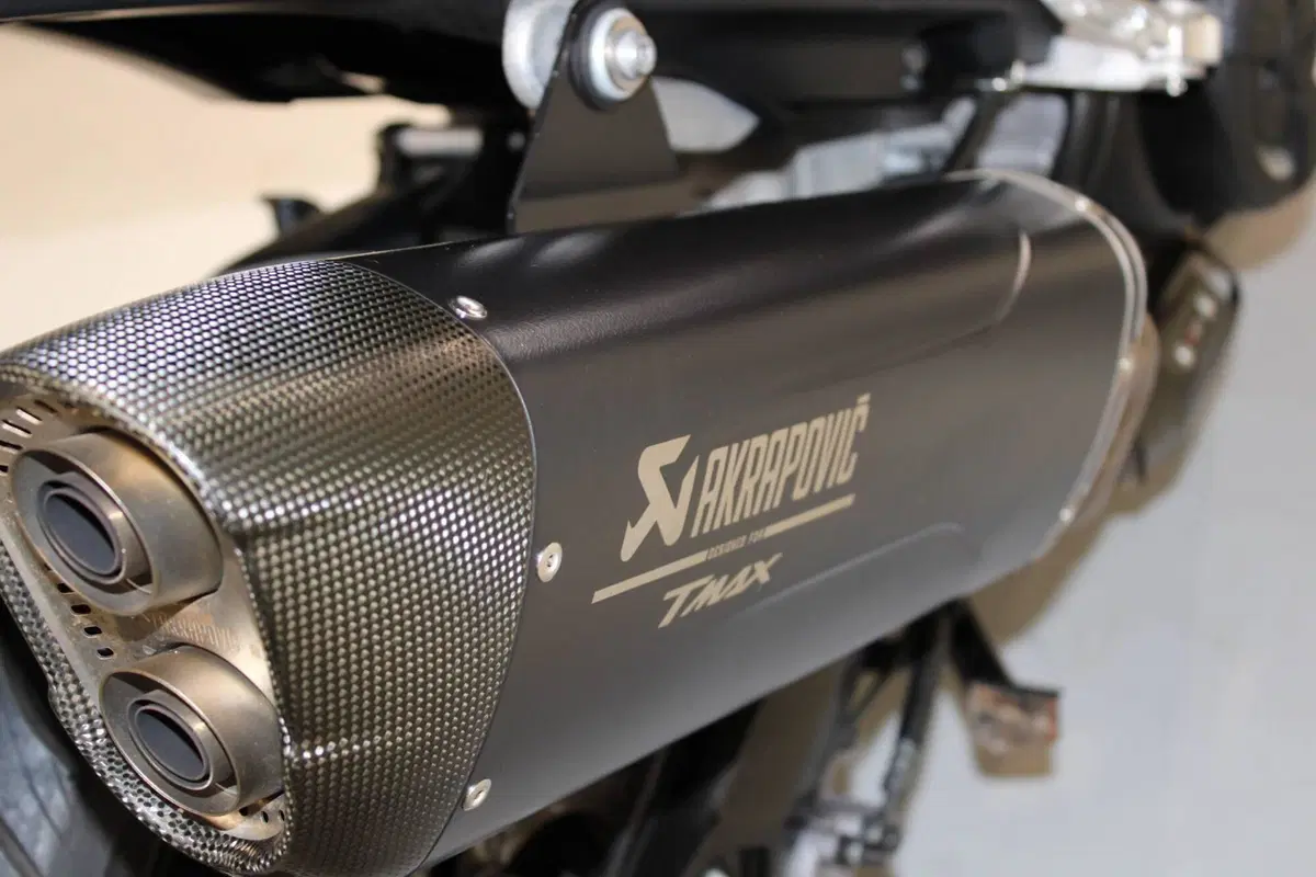 Yamaha T-Max 560 Tech Max (2022 - 24) (8)