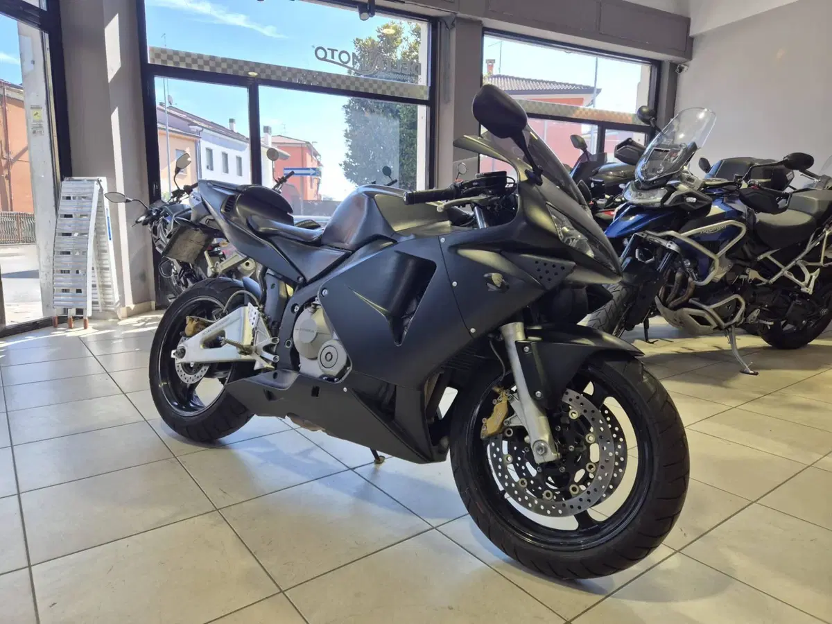 Honda CBR 600 RR (2003 - 04) (2)