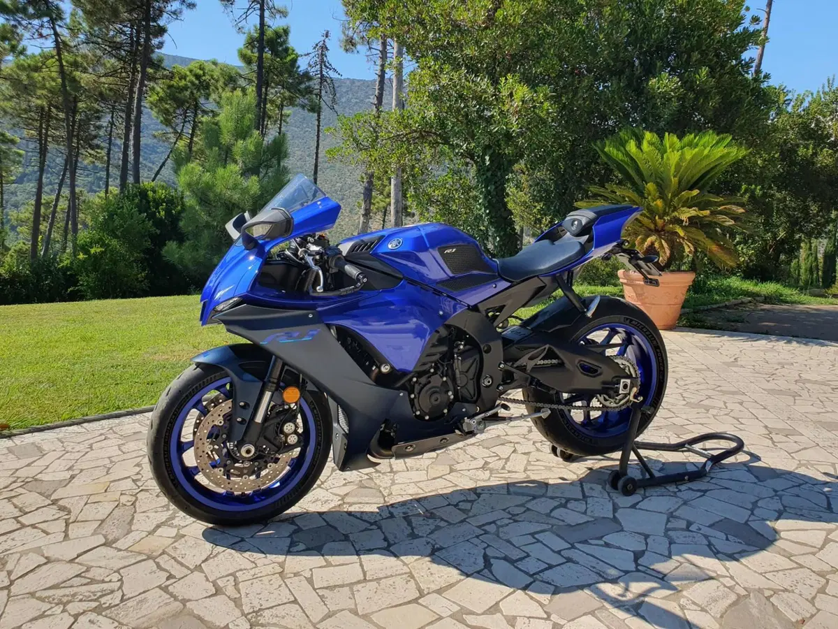 Yamaha YZF R1 (2020 - 25) (8)