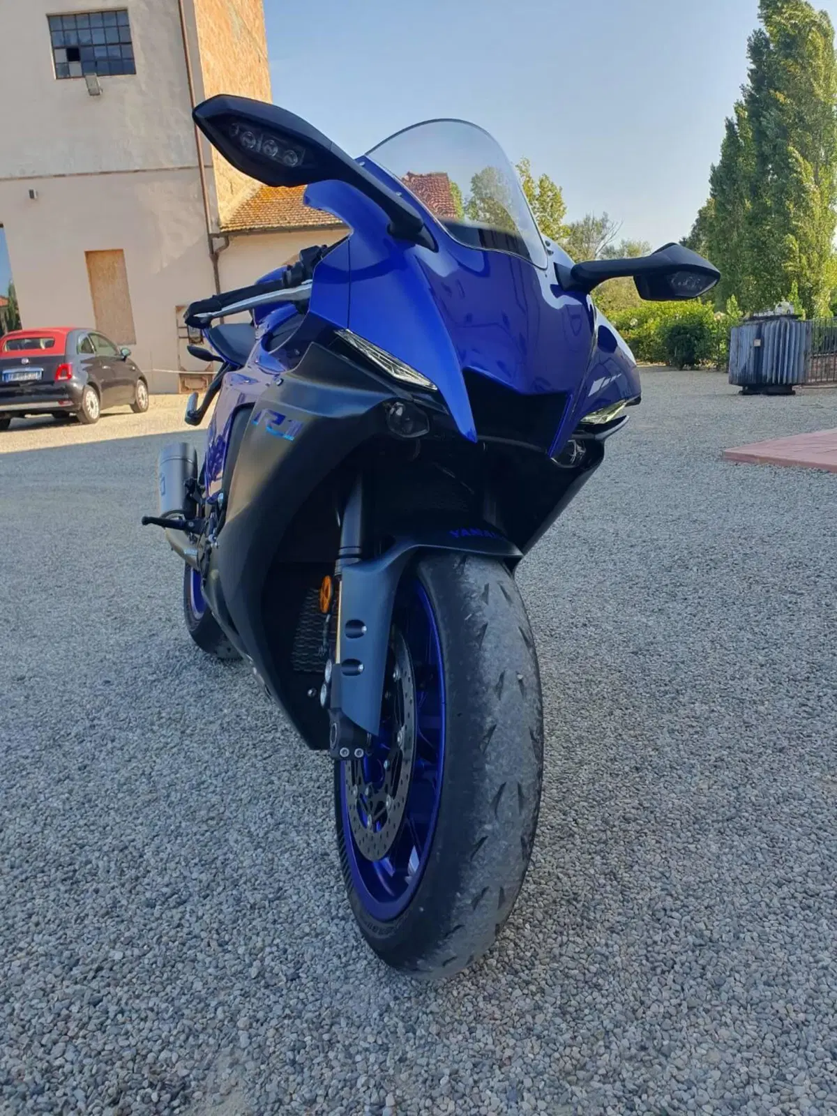 Yamaha YZF R1 (2020 - 25) (11)