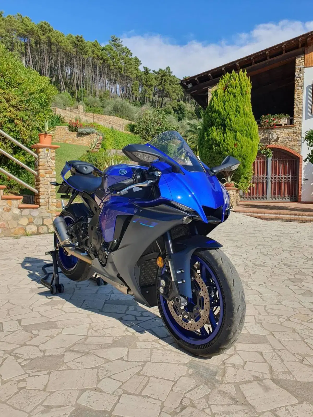 Yamaha YZF R1 (2020 - 25) (2)