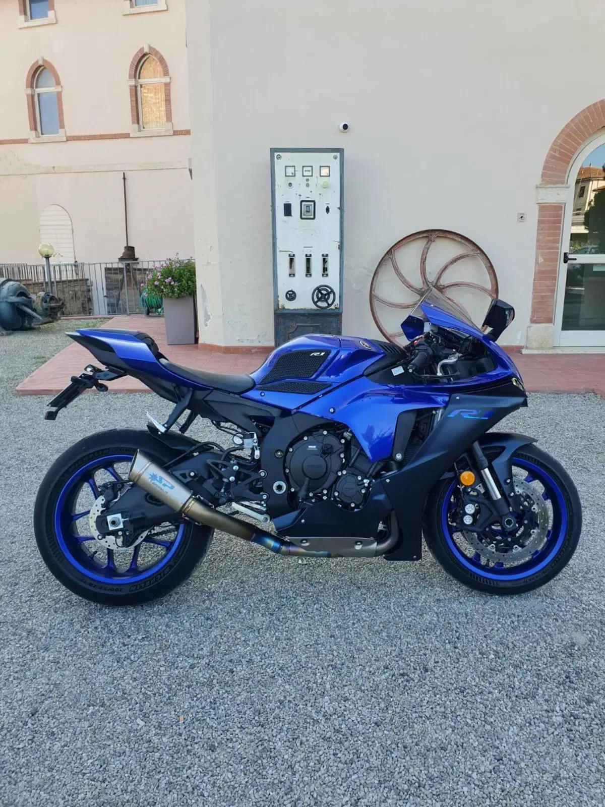 Yamaha YZF R1 (2020 - 25) (13)