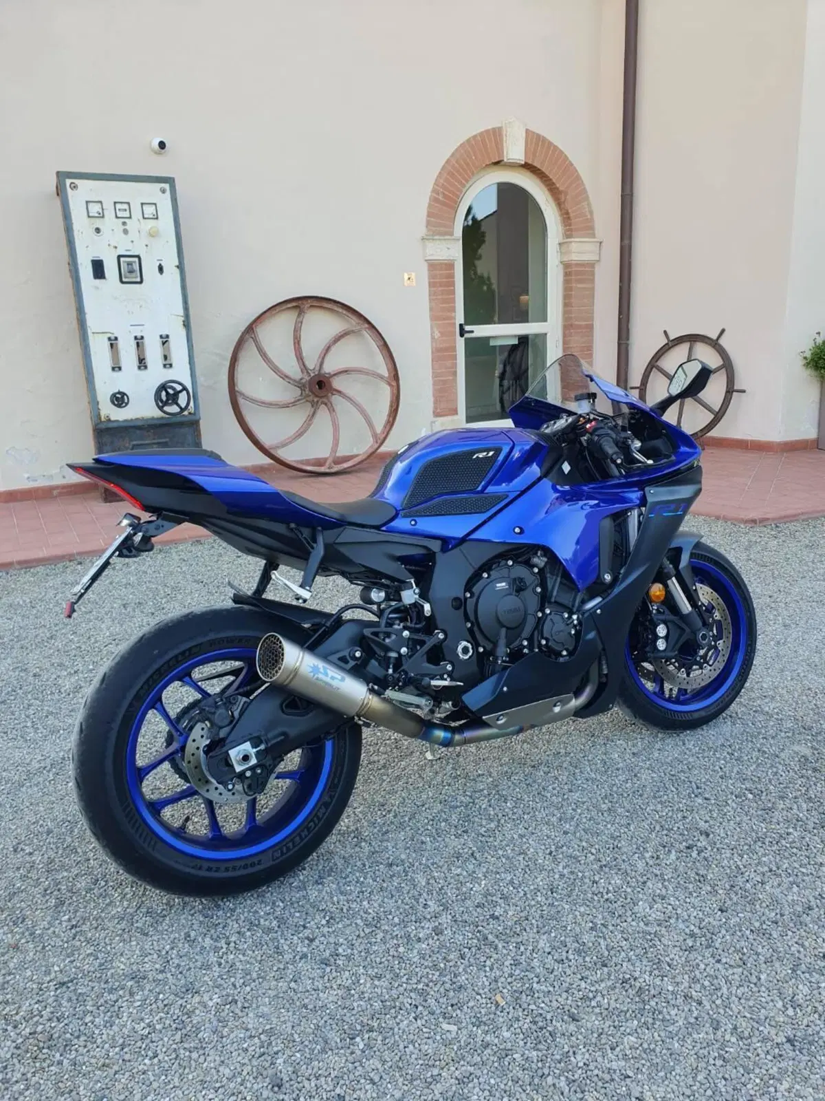 Yamaha YZF R1 (2020 - 25) (14)