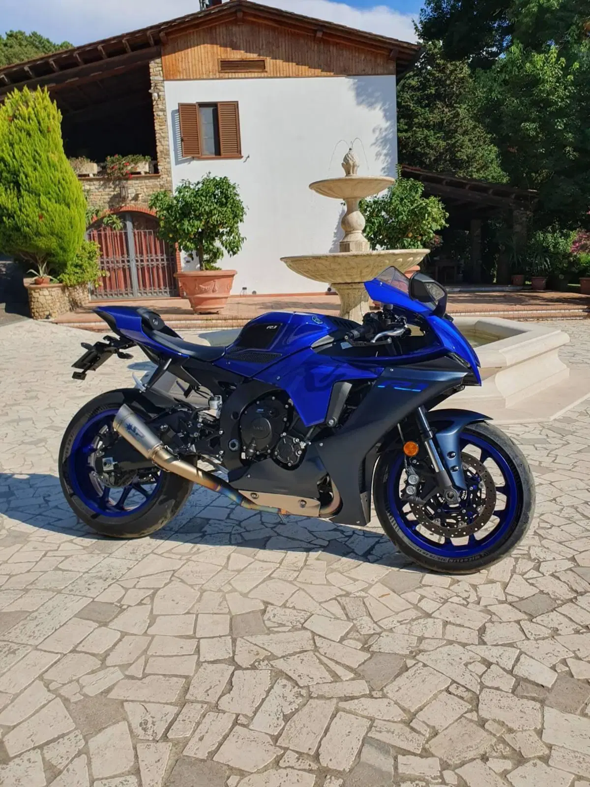 Yamaha YZF R1 (2020 - 25) (10)