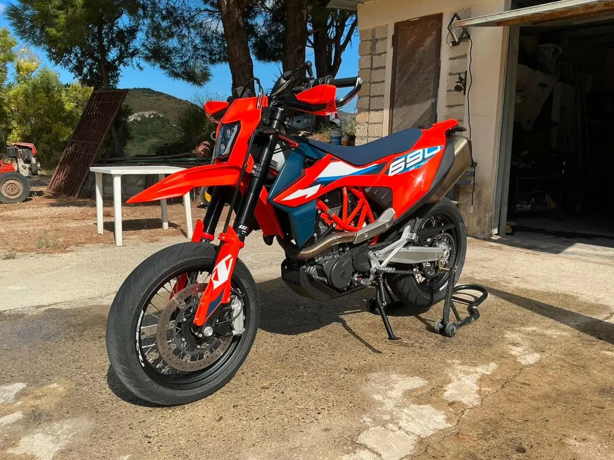 KTM 690 SMC R (2023 - 25) (3)