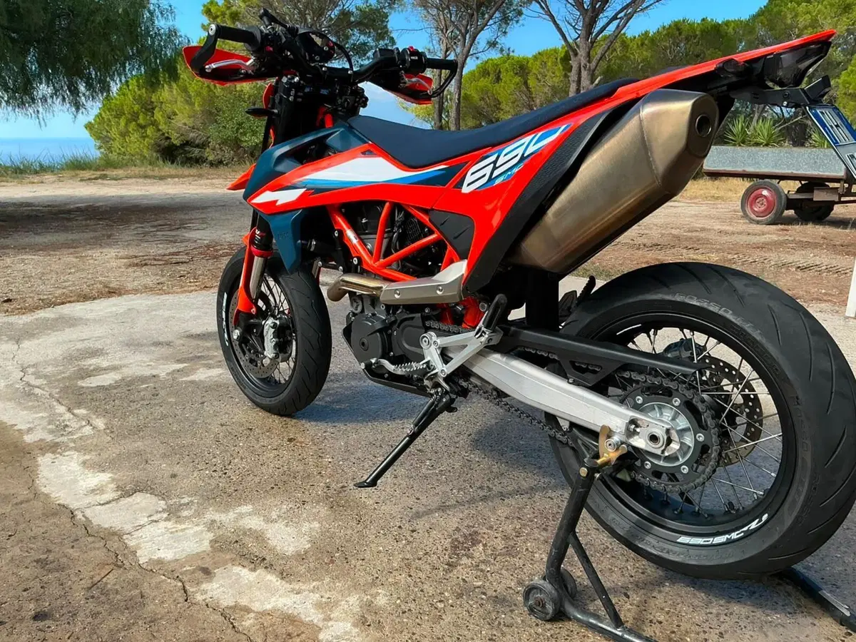 KTM 690 SMC R (2023 - 25) (4)