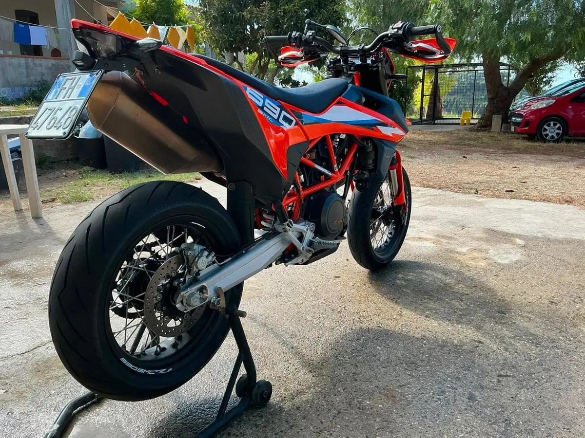 KTM 690 SMC R (2023 - 25) (8)