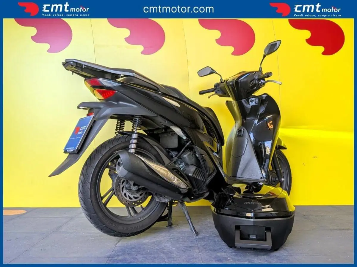 Honda SH 125i (2024 - 25) (4)