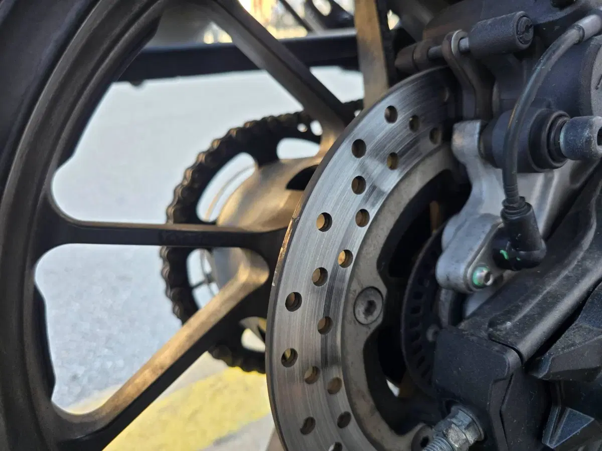 Yamaha XSR 700 (2022 - 26) (8)
