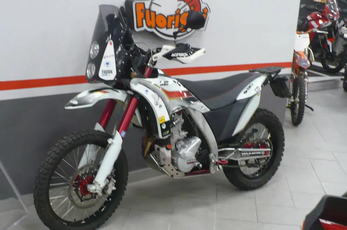 AJP PR7 650 Adventure (2019 - 20) (2)