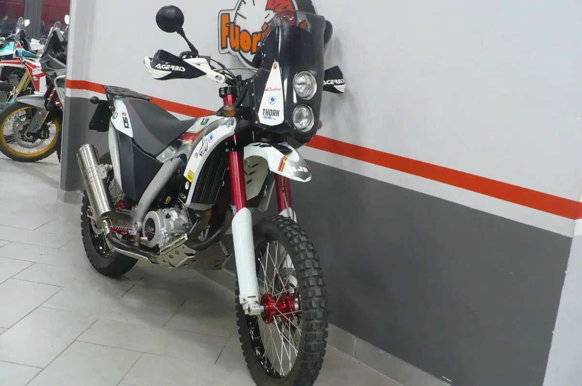 AJP PR7 650 Adventure (2019 - 20) (5)