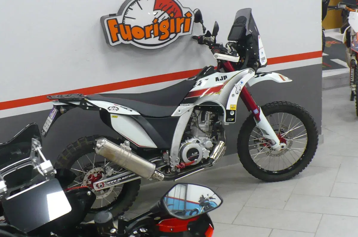AJP PR7 650 Adventure (2019 - 20) (6)