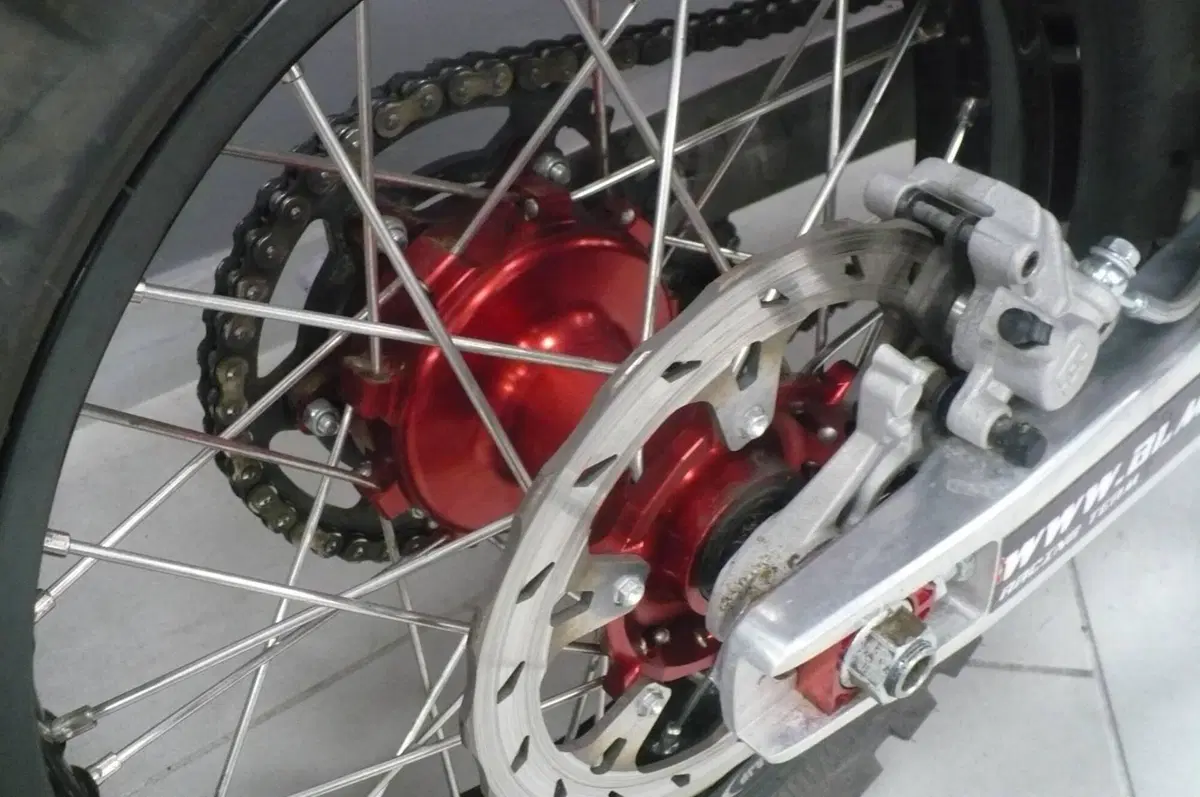 AJP PR7 650 Adventure (2019 - 20) (10)
