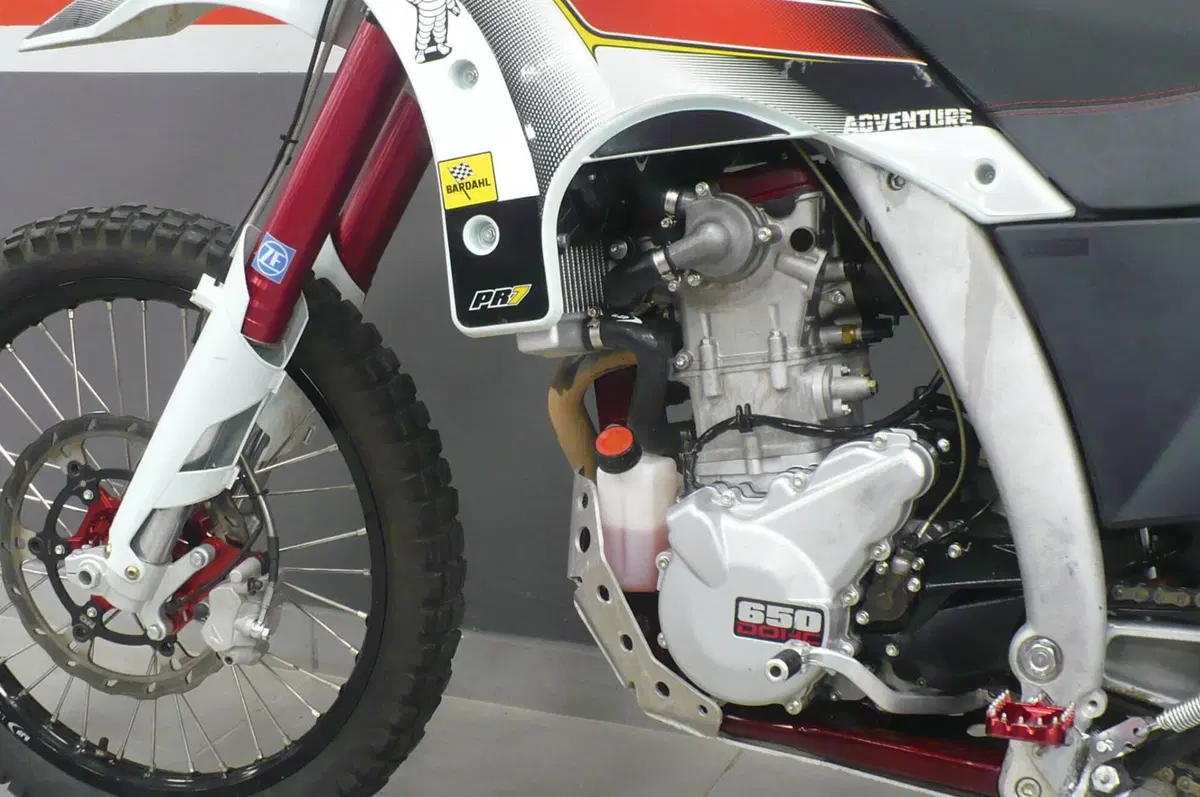 AJP PR7 650 Adventure (2019 - 20) (12)