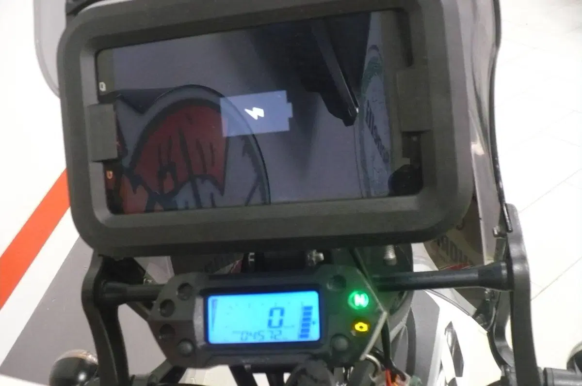AJP PR7 650 Adventure (2019 - 20) (14)