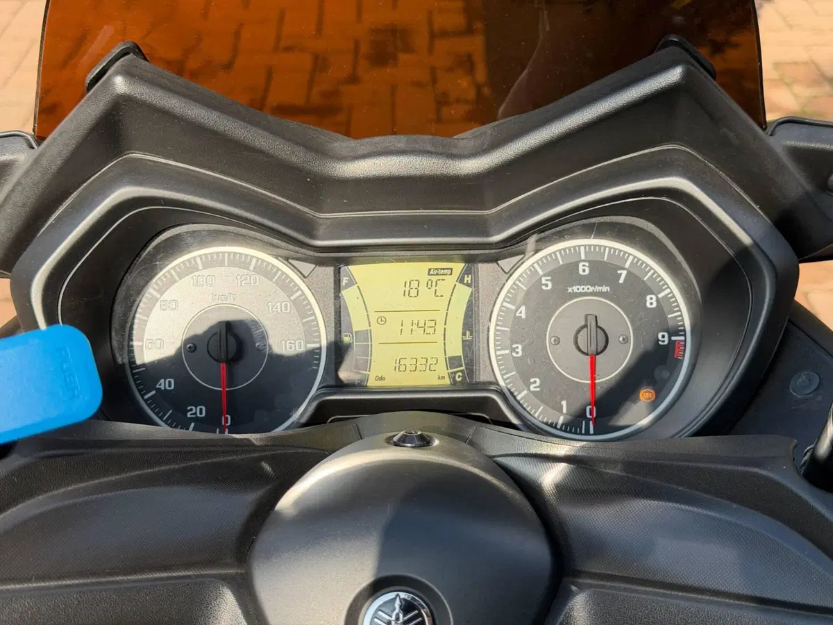Yamaha X-Max 300 ABS (2017 - 20) (7)