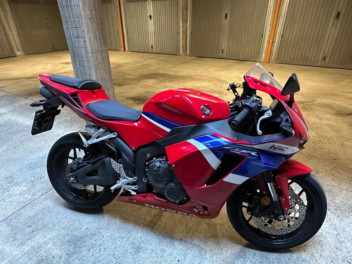Honda CBR 600 RR (2024 - 26) (4)