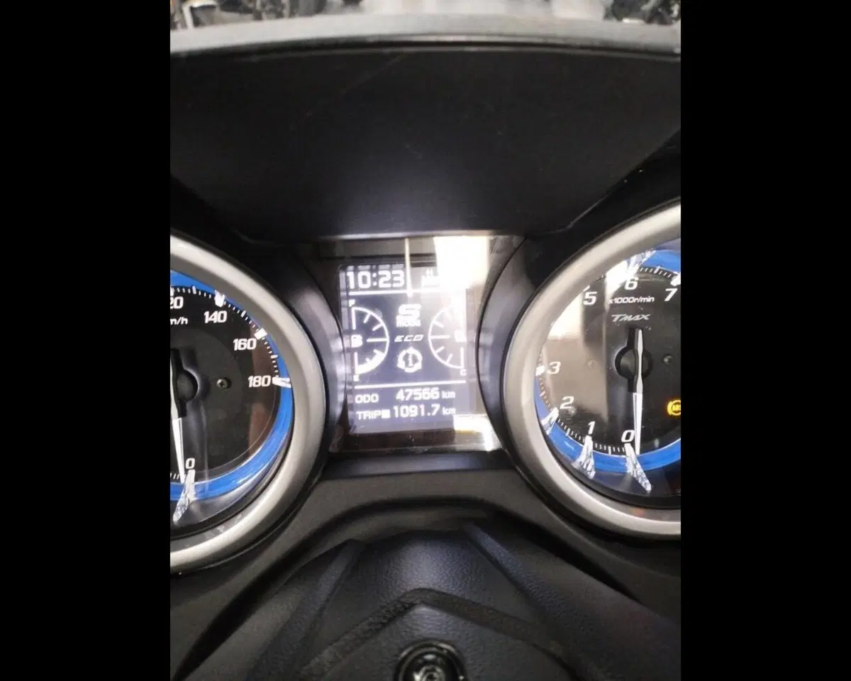 Yamaha T-Max 530 DX (2017 - 19) (6)