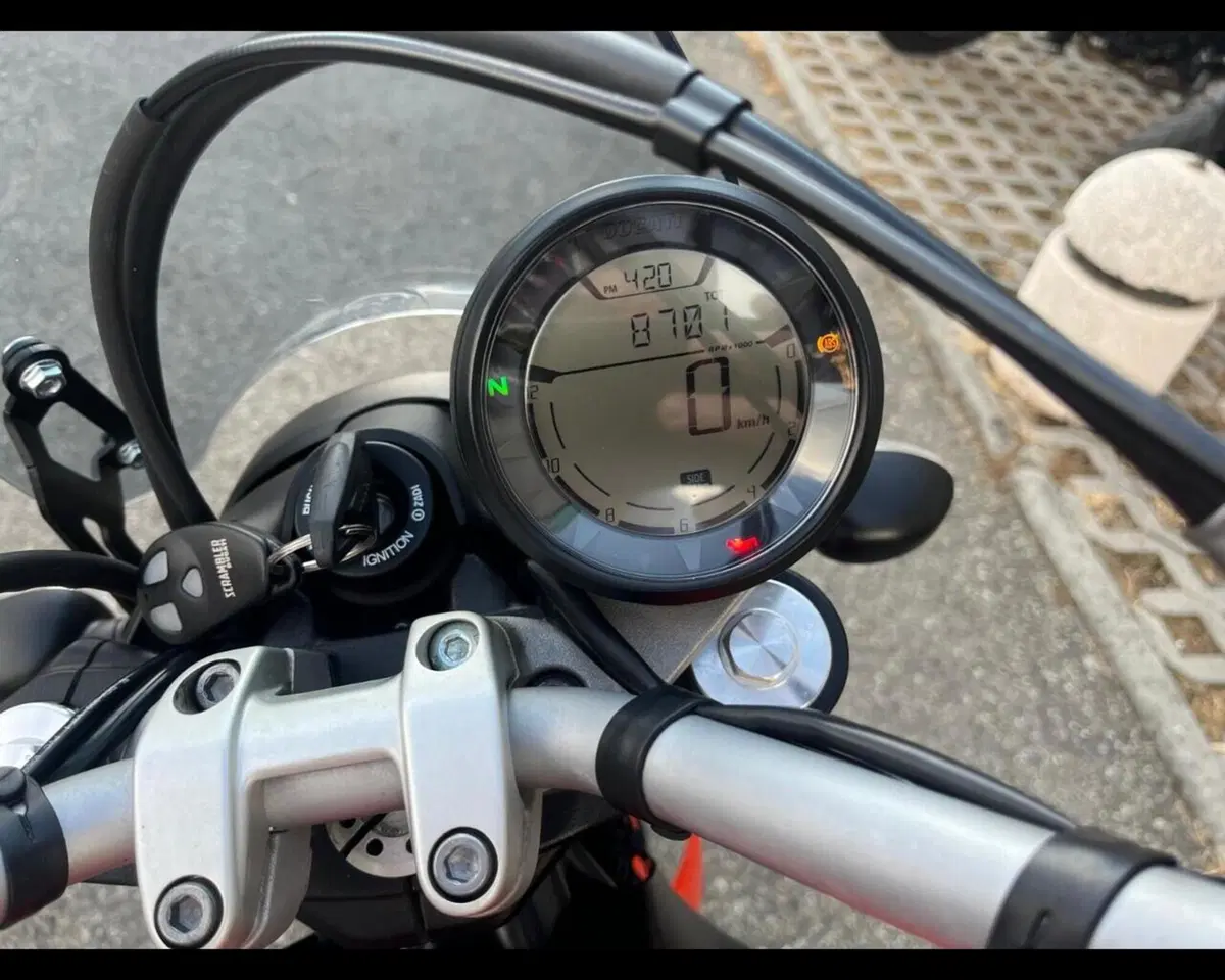 Ducati Scrambler 400 Sixty 2 (2016 - 21) (14)